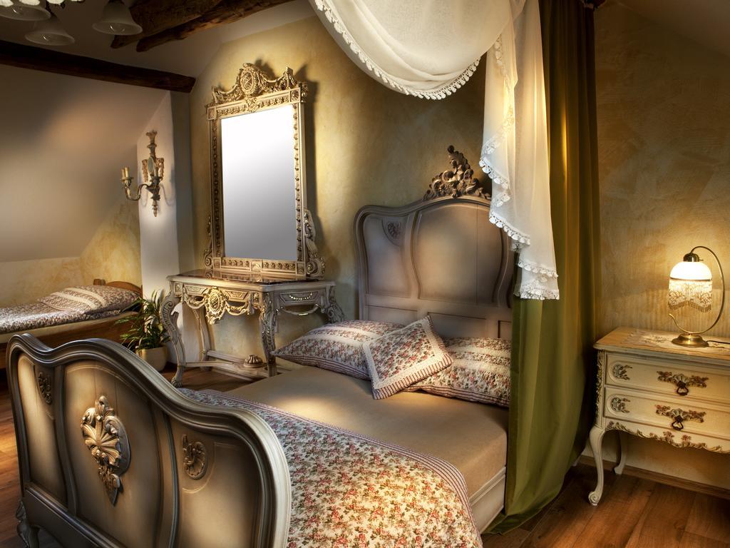 Lichtenstein Lva Apartman Břeclav Quarto foto